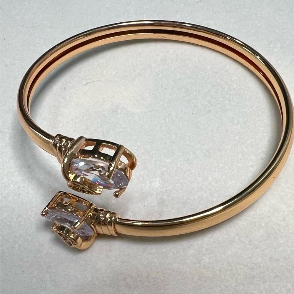 Elegant Gold Bangle with Crystal Accents